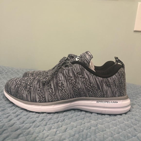 NEW APL TechLoom Pro - women’s heathered gray - Picture 6 of 6
